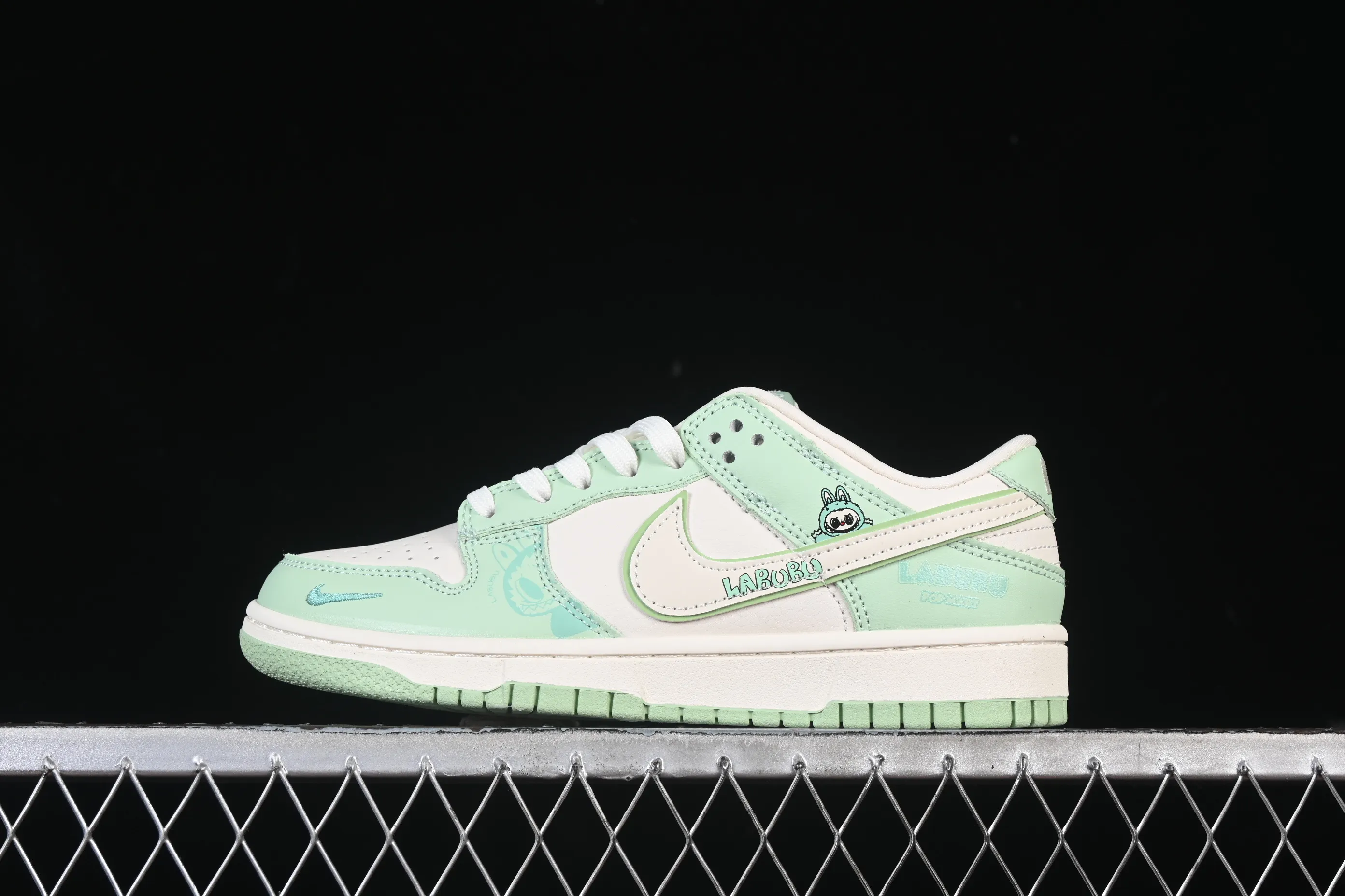 All categories Nk SB Dunk Series Nk SB Dunk Low High-end customized low-top sneakers Nike SB Dunk Low Beige Labubu Anniversary high-end customized low-top casual sneakers SR2025-006